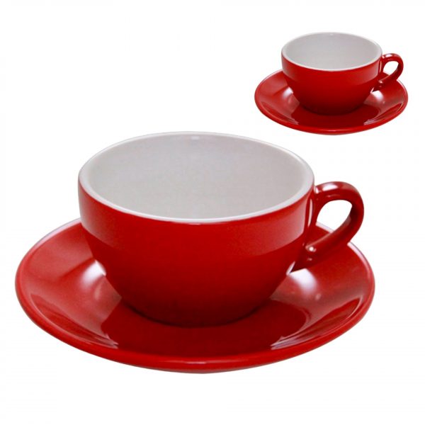 Cappuccino und Teetasse